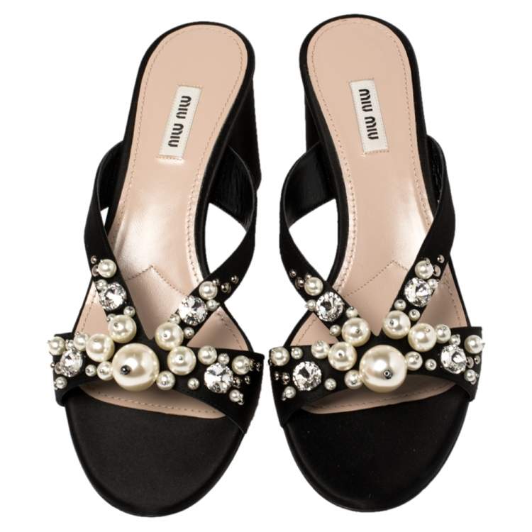 Pre Owned Miu Miu Black Crystal And Pearl Embellished Satin Slide Sandals Size 40.5