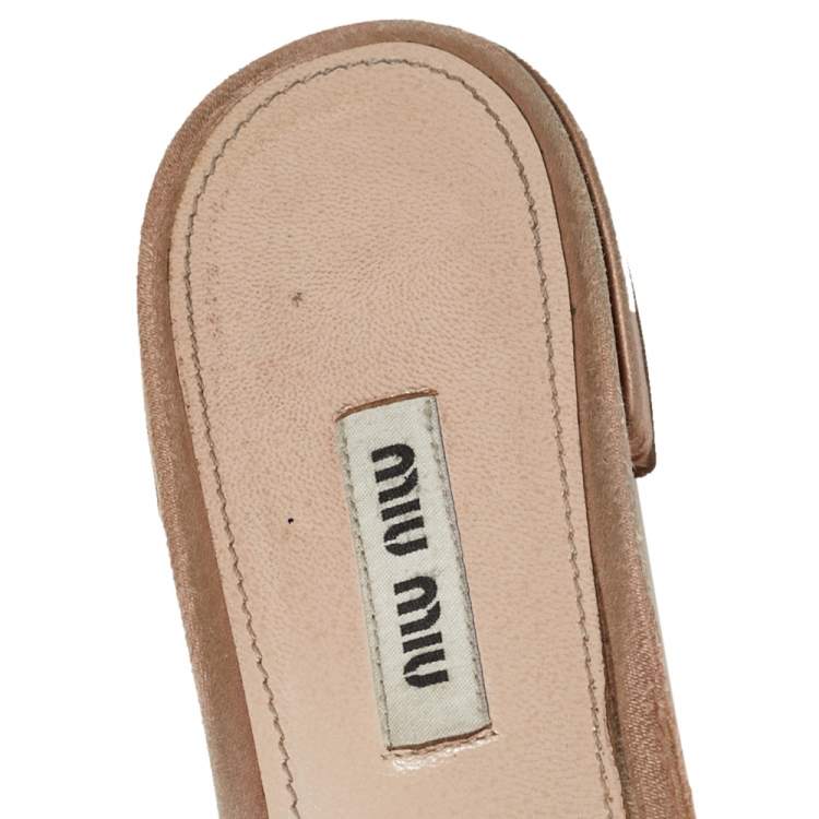 Pre Owned Miu Miu Beige Satin And Fabric Knot Crystal Embellished Open Toe Slide Sandals Size 39