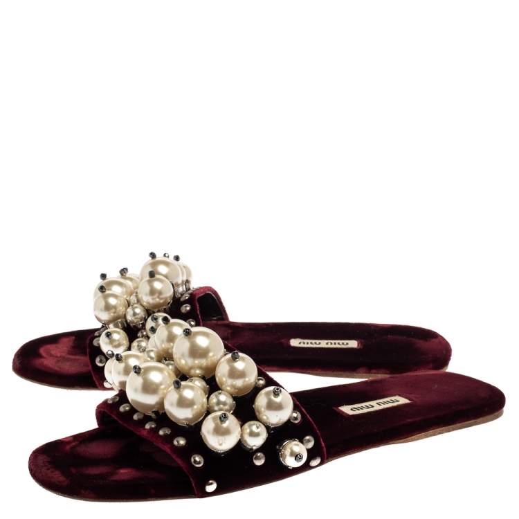 Pre Owned Miu Miu Burgundy Velvet Faux Pearl Embellished Flat Slides Size 38