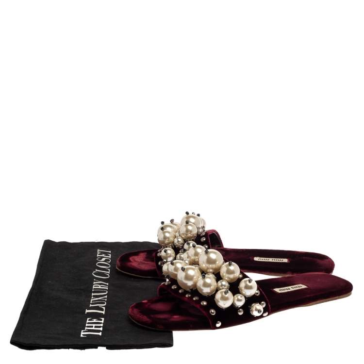 Pre Owned Miu Miu Burgundy Velvet Faux Pearl Embellished Flat Slides Size 38