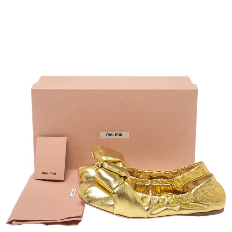 Pre Owned Miu Miu Gold  Metallic Leather Scrunch Ballet Flats Size 37