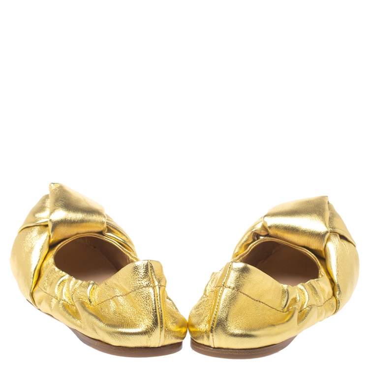 Pre Owned Miu Miu Gold  Metallic Leather Scrunch Ballet Flats Size 37