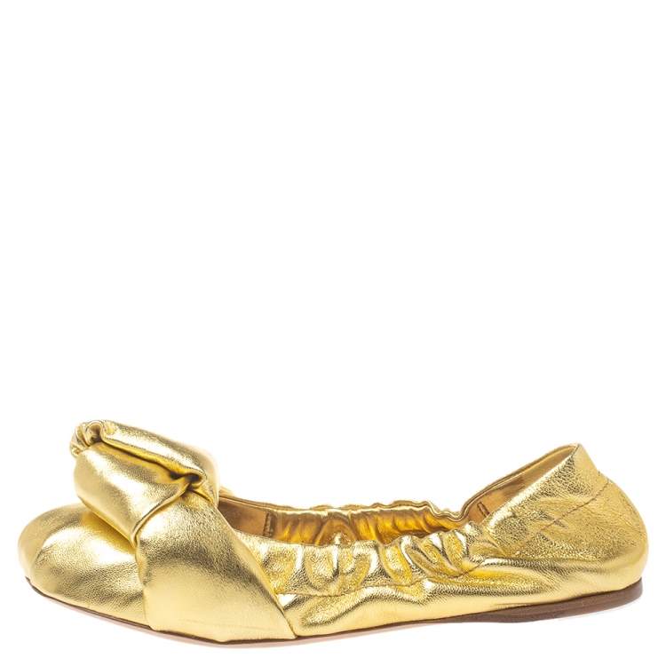 Pre Owned Miu Miu Gold  Metallic Leather Scrunch Ballet Flats Size 37