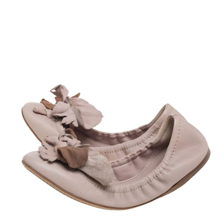 Pre Owned Miu Miu Beige Leather Flower Scrunch Ballet Flats Size 37.5