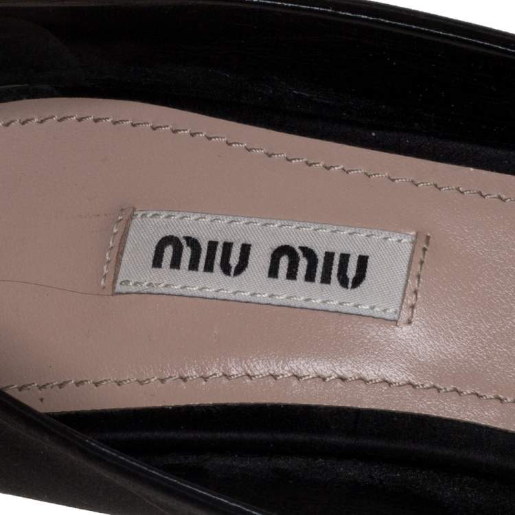 Pre Owned Miu Miu Black Satin Floral Crystal Embellished Pointed Toe Pumps Size 39.5