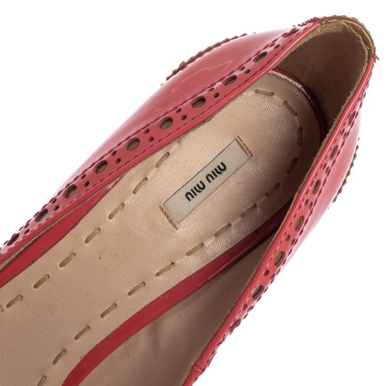 Pre Owned Miu Miu Pink/Brown  Patent Leather Bow Pointed Toe Pumps Size 39.5