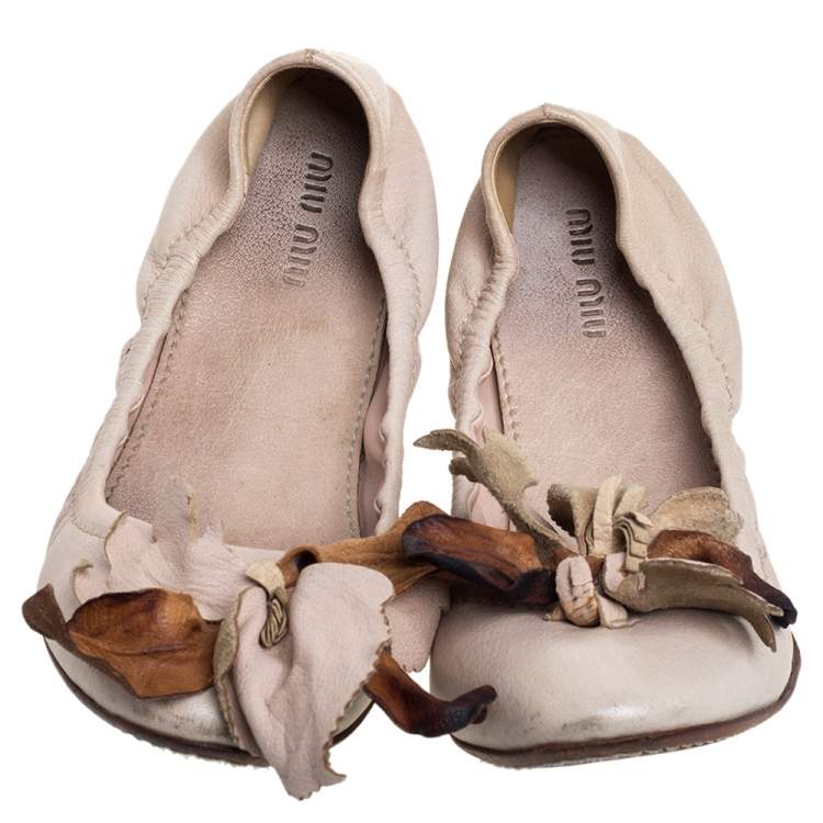 Pre Owned Miu Miu Beige Leather Embellished  Flats Size 38