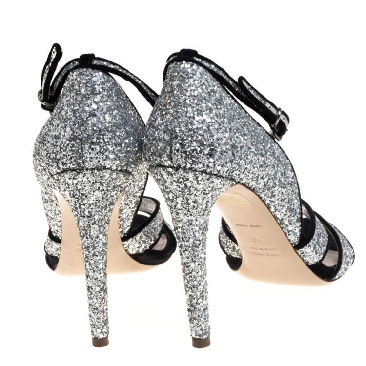 مملوكة مسبقًا Miu Miu Silver Coarse Glitter And Suede Trims Open Toe Ankle Strap Sandals Size 40