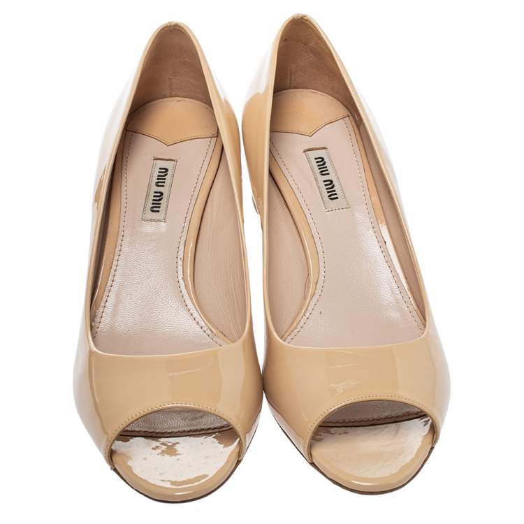 Pre Owned Miu Miu Beige Patent Leather Crystal Embellished Heel Pumps Size 40.5