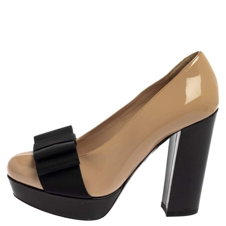 Pre Owned Miu Miu Beige/Black Patent Leather Bow Pumps Size 35