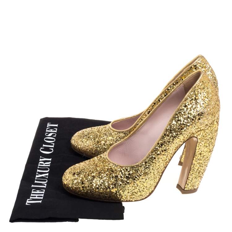 Pre Owned Miu Miu Gold Glitter Curved Heel Pumps Size 37