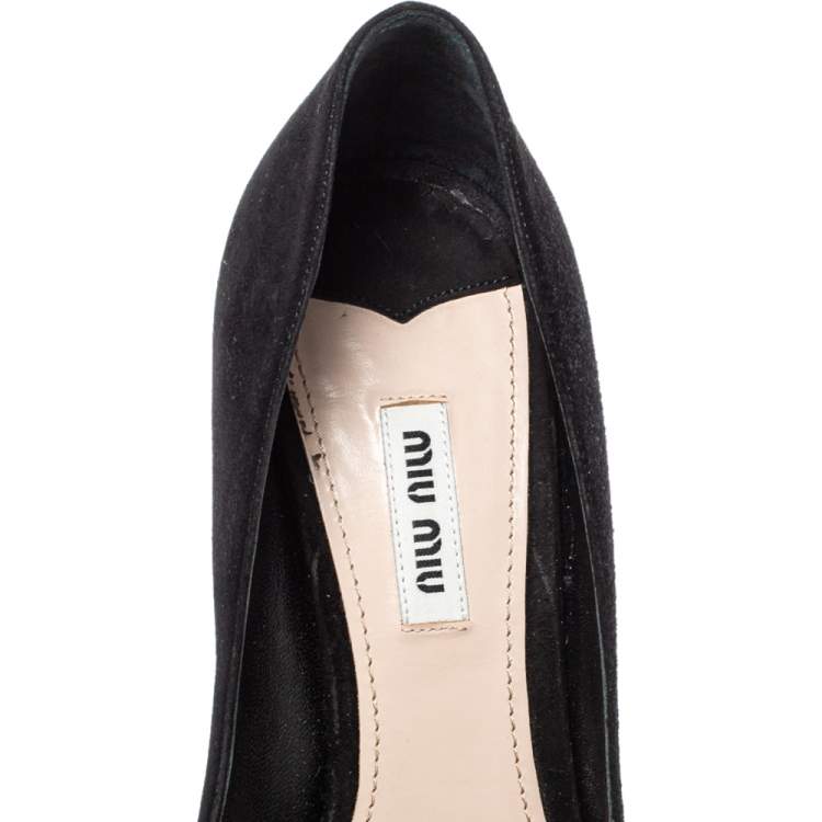 مملوكة مسبقًا Miu Miu Black Crystal Embellished PVC and Suede Peep Toe Pumps Size 38.5