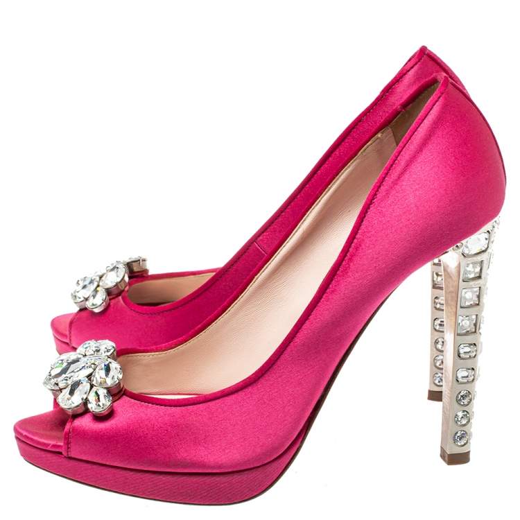مملوكة مسبقًا Miu Miu Pink Satin Crystal Embellished Heel Peep Toe Platform Pumps Size 38