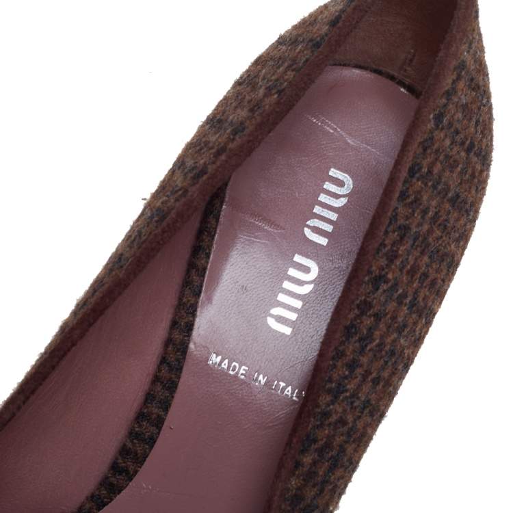 Pre Owned Miu Miu Vintage Brown Wool Houndstooth Enamel Embellished Work Pumps Size 36