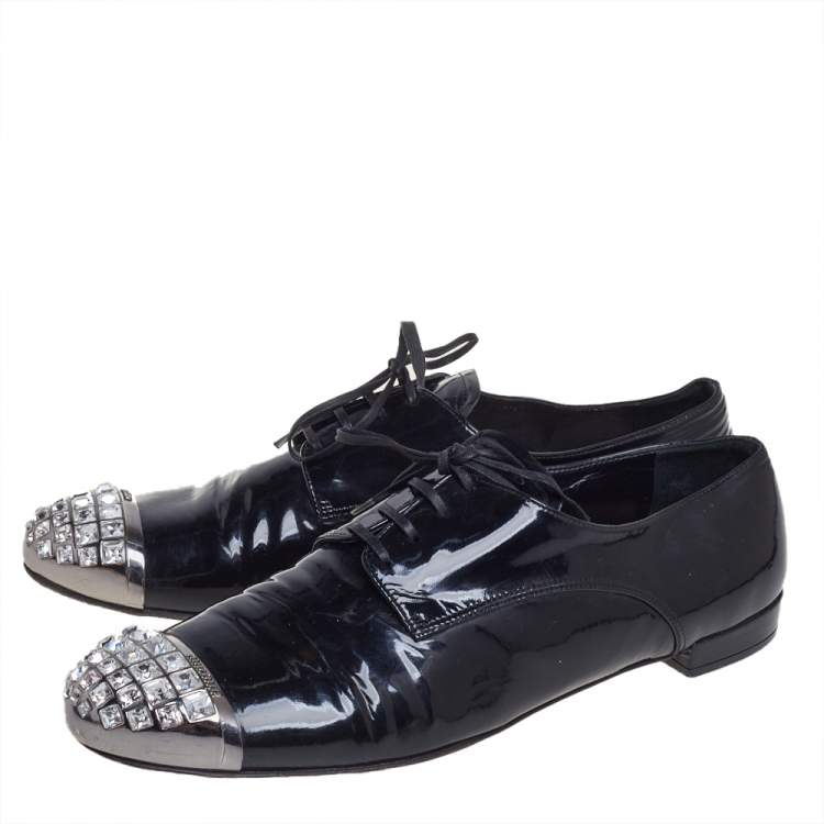 مملوكة مسبقًا Miu Miu Black Patent Leather Crystal Embellished Cap Toe Oxfords Size 40