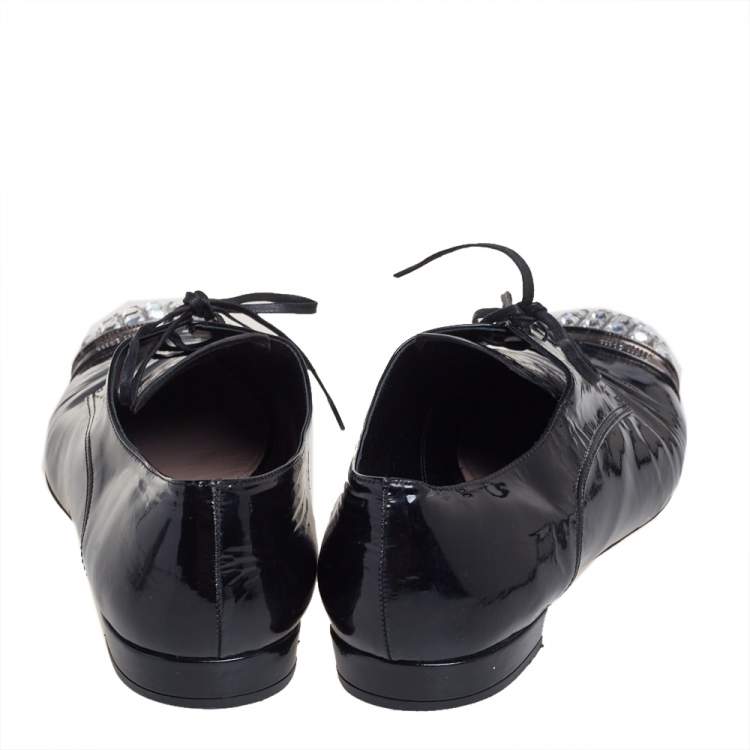 مملوكة مسبقًا Miu Miu Black Patent Leather Crystal Embellished Cap Toe Oxfords Size 40
