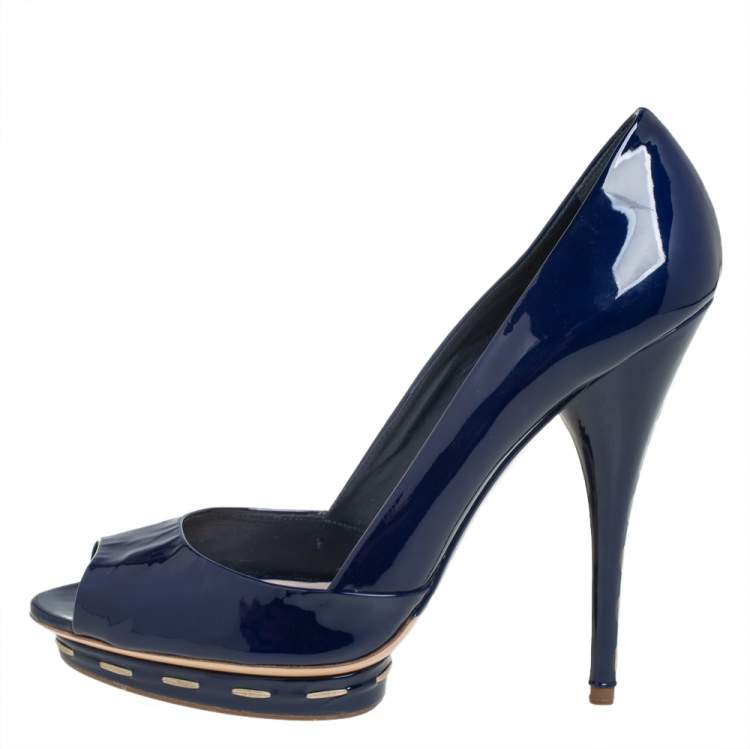 مملوكة مسبقًا Miu Miu Blue Patent Leather Peep Toe Platform Pumps Size 41