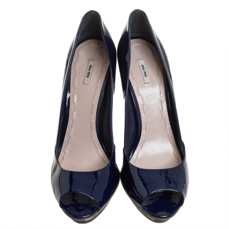 مملوكة مسبقًا Miu Miu Blue Patent Leather Peep Toe Platform Pumps Size 41