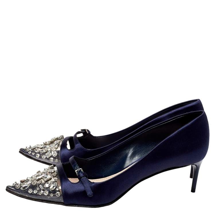 مملوكة مسبقًا Miu Miu Blue Satin Crystal Embellished Buckle Detail Pointed Toe Pumps Size 38