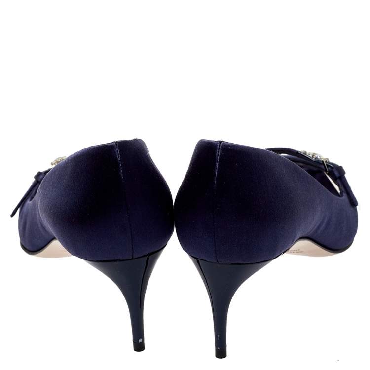 مملوكة مسبقًا Miu Miu Blue Satin Crystal Embellished Buckle Detail Pointed Toe Pumps Size 38