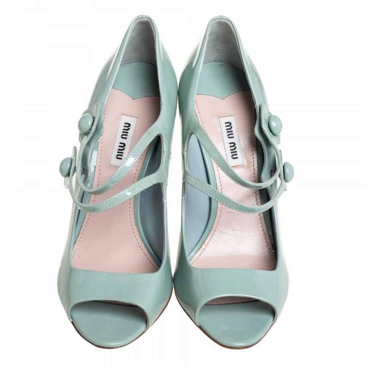 مملوكة مسبقًا Miu Miu Pale Green Patent Leather Mary Jane Pumps Size 39