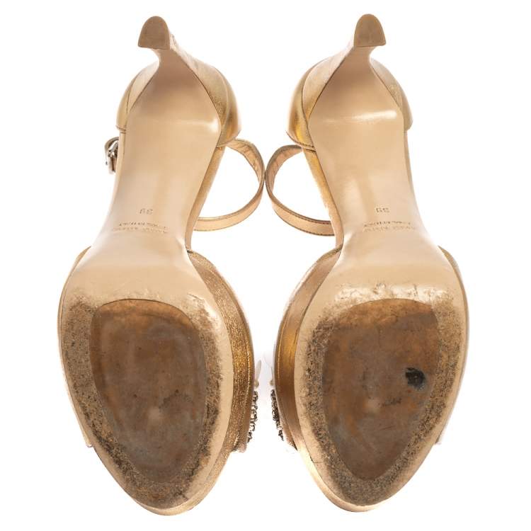 مملوكة مسبقًا Miu Miu Gold Leather Embellished Ankle Strap Platform Sandals Size 39