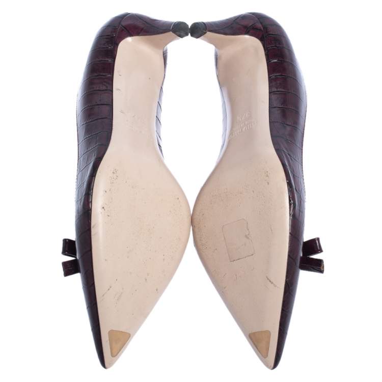 مم�لوكة مسبقًا Miu Miu Croc Embossed Leather Bow Pointed Pumps Size 37.5