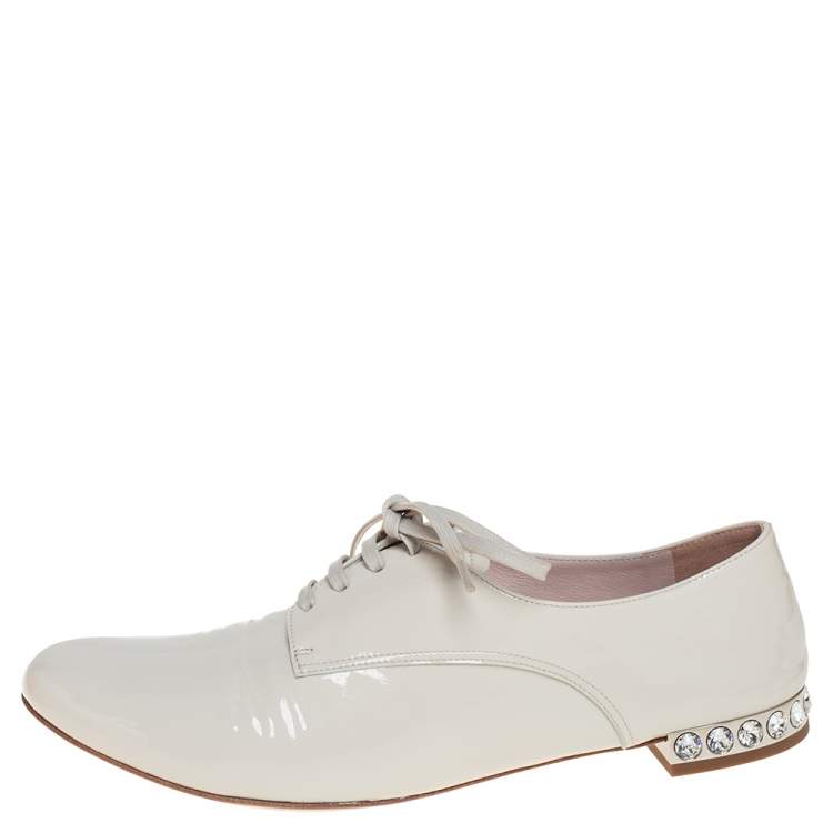 Pre Owned Miu Miu Cream Patent Leather Crystal Embellished Heel Lace Derby Size 38