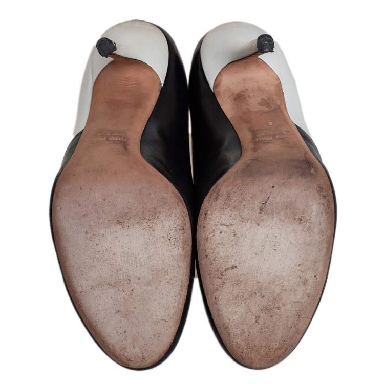Pre Owned Miu Miu  Black/White Leather Round Toe Pumps Size 37