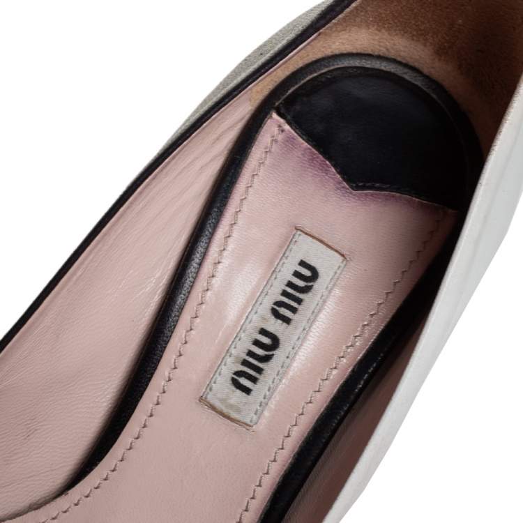 Pre Owned Miu Miu  Black/White Leather Round Toe Pumps Size 37