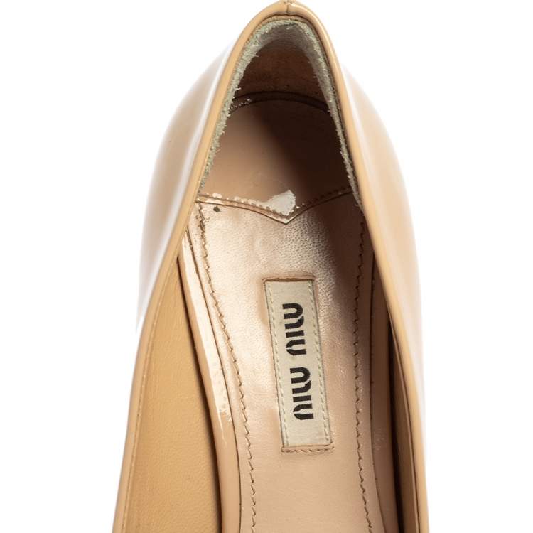 Pre Owned Miu Miu Beige Patent Leather Embellished Heel Pumps Size 37.5