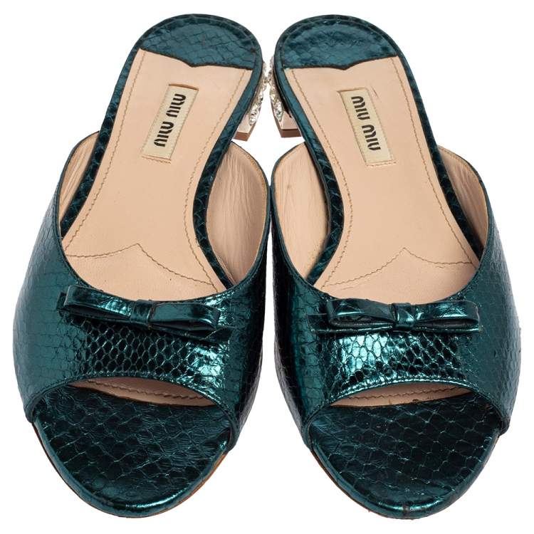 Pre Owned Miu Miu Metallic Teal Python Embossed Bow Detail Flat Sandals Size 38