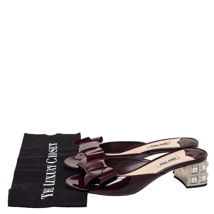 Pre Owned Miu Miu Burgundy Patent Leather Bow Slide Sandals Size 38