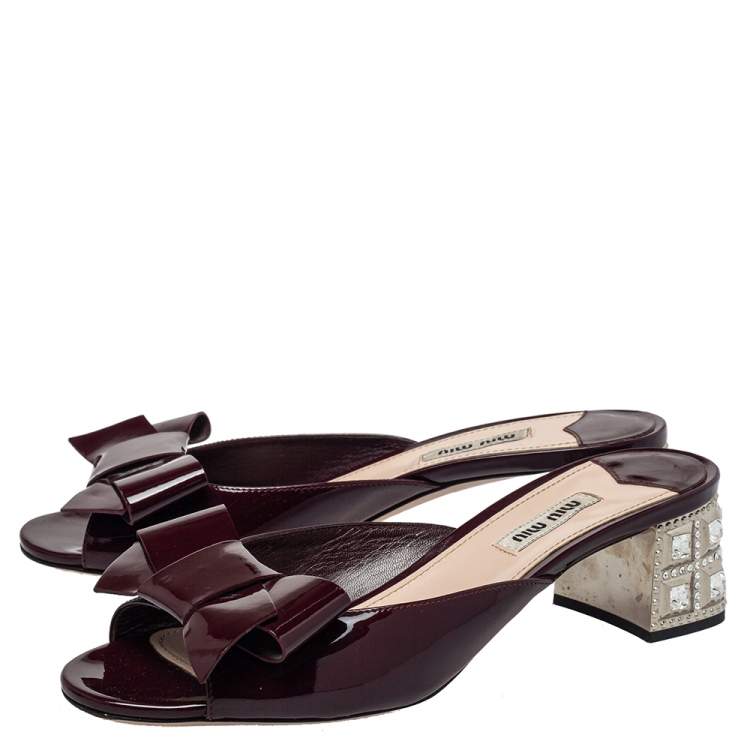 Pre Owned Miu Miu Burgundy Patent Leather Bow Slide Sandals Size 38