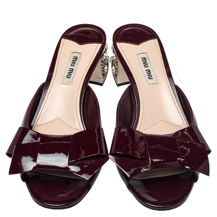 Pre Owned Miu Miu Burgundy Patent Leather Bow Slide Sandals Size 38
