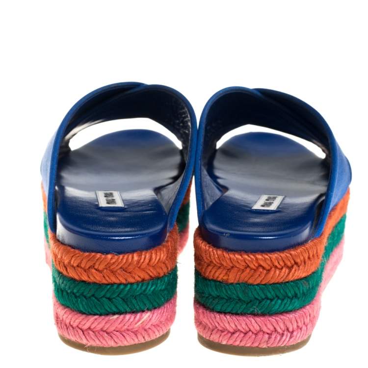 مملوكة مسبقًا Miu Miu Blue Satin Criss Cross Espadrille Slide Sandals Size 35.5 