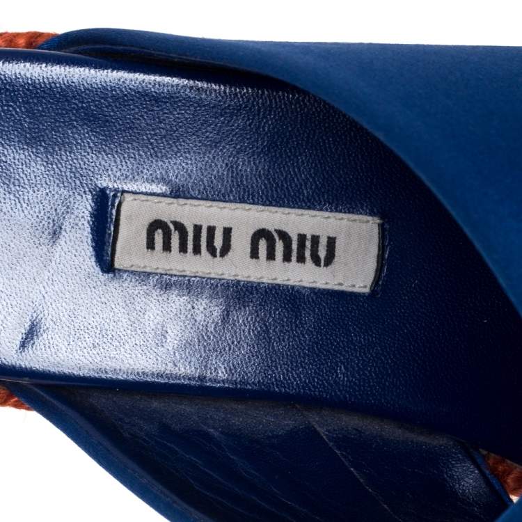 مملوكة مسبقًا Miu Miu Blue Satin Criss Cross Espadrille Slide Sandals Size 35.5 