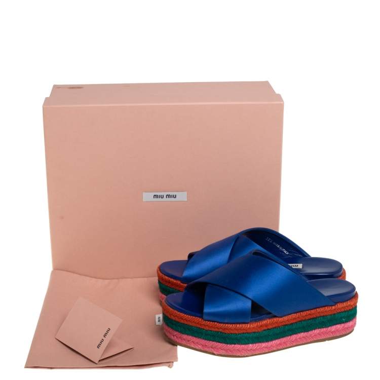 مملوكة مسبقًا Miu Miu Blue Satin Criss Cross Espadrille Slide Sandals Size 35.5 