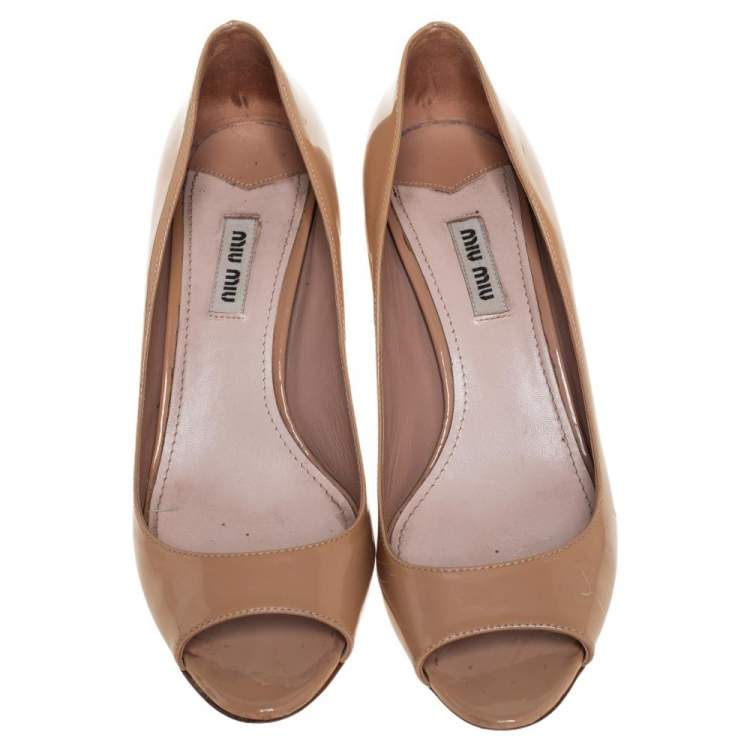 Pre Owned Miu Miu Beige Patent Leather Crystal Embellished Peep Toe Pumps Size 38