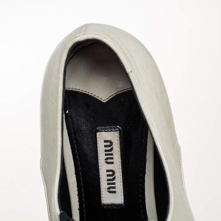 Pre Owned Miu Miu Off-white/Black Leather Cap Toe Pointed Toe Derby Size 38