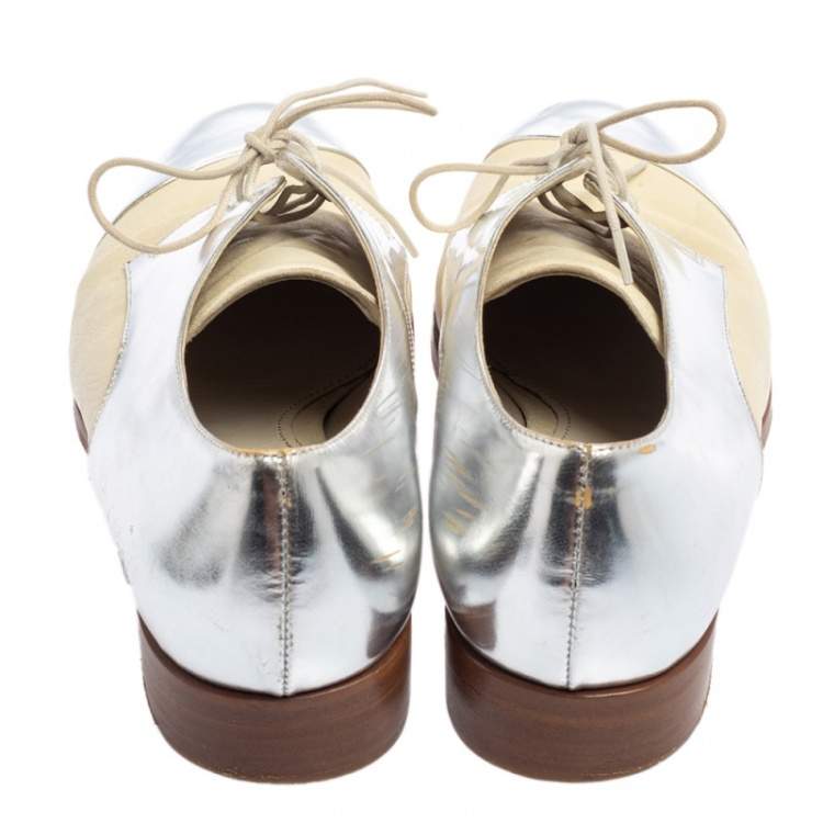 Pre Owned Miu Miu Metallic Sliver And Beige Patent And Leather Oxfords Size 38
