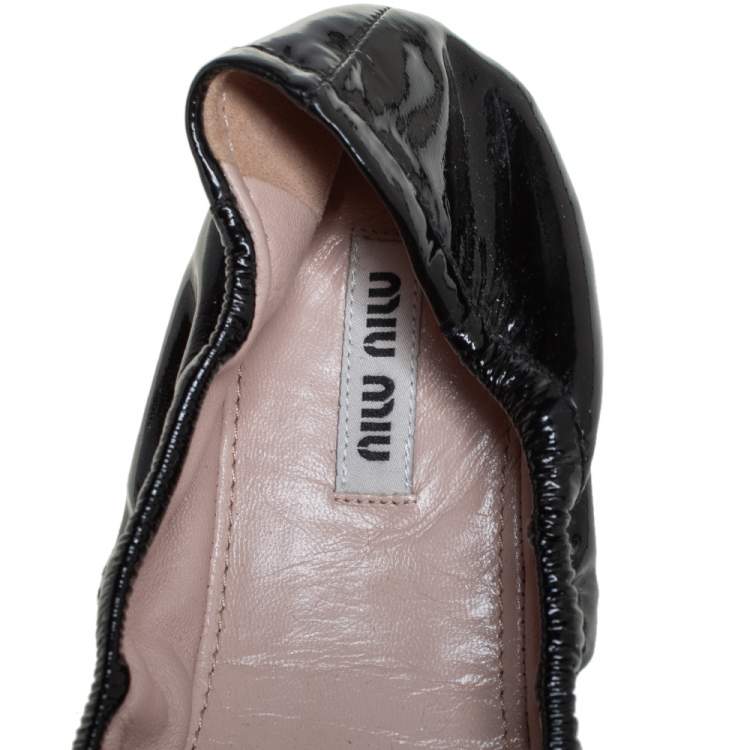 Pre Owned Miu Miu Black Patent Leather Scrunch Ballet Flats Size 37.5