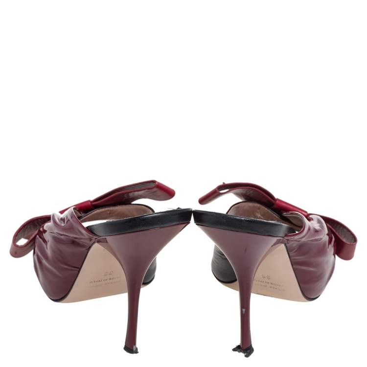 مملوكة مسبقًا Miu Miu Burgundy/Black Patent And Leather Bow Slide Sandals Size 38