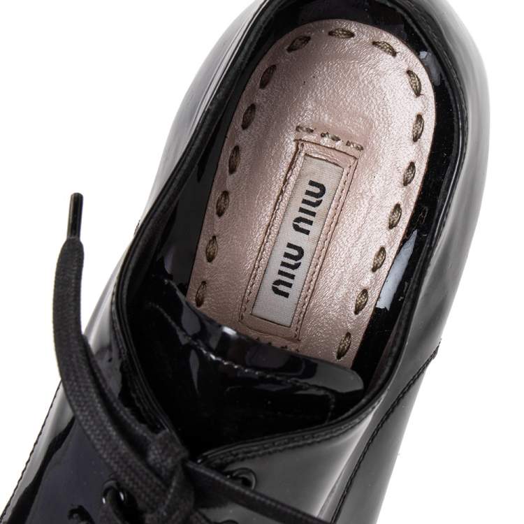 Pre Owned Miu Miu Black/Blue Patent Leather Rubber Cap Toe Platform Sneakers Size 39