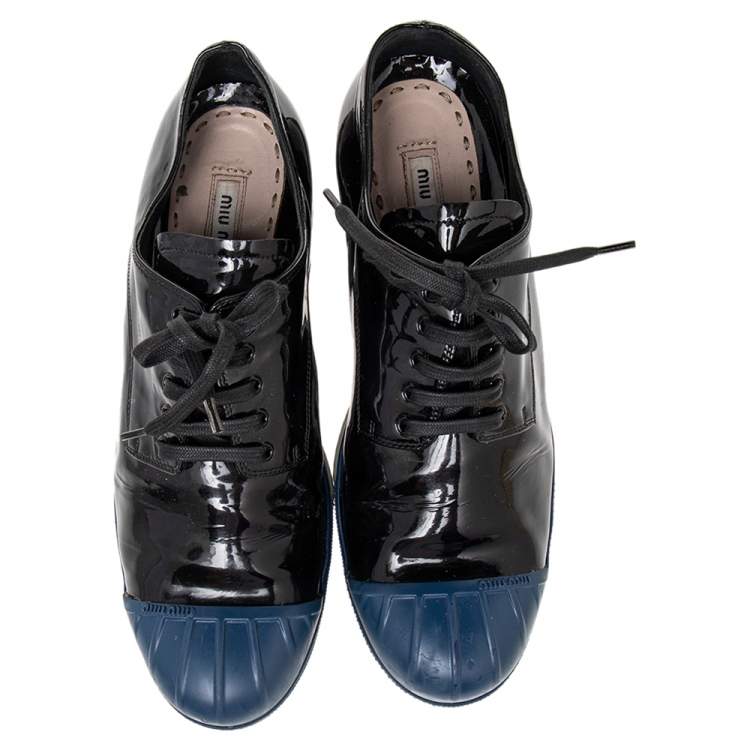 Pre Owned Miu Miu Black/Blue Patent Leather Rubber Cap Toe Platform Sneakers Size 39