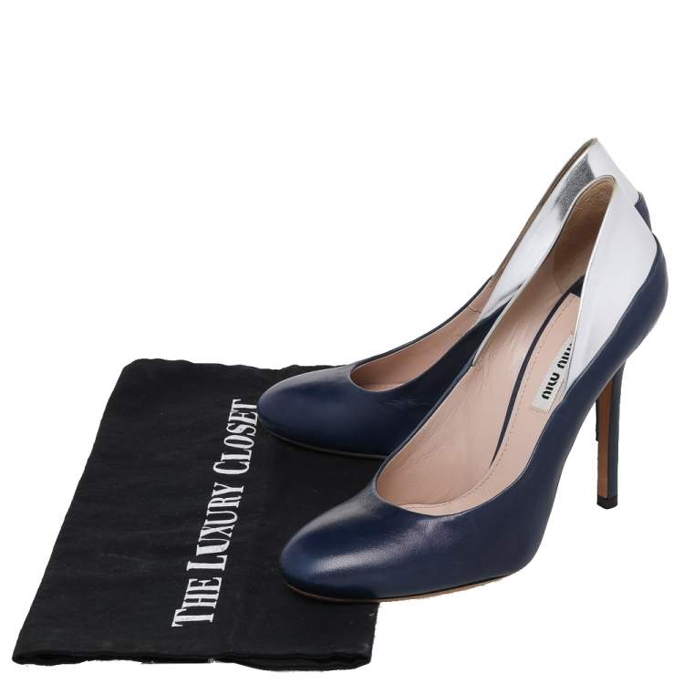 Pre Owned Miu Miu Silver/Blue Patent And Leather Round Toe Pumps Size 38.5