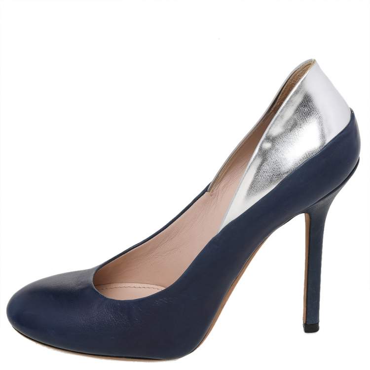 Pre Owned Miu Miu Silver/Blue Patent And Leather Round Toe Pumps Size 38.5