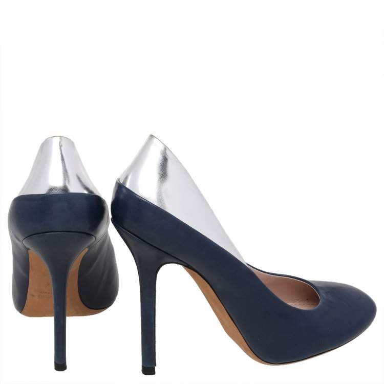 Pre Owned Miu Miu Silver/Blue Patent And Leather Round Toe Pumps Size 38.5