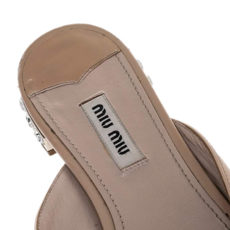 Pre Owned Miu Miu Beige Patent Leather Bow Crystal Embellished Flat Slides Size 37