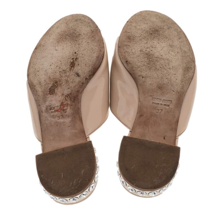 Pre Owned Miu Miu Beige Patent Leather Bow Crystal Embellished Flat Slides Size 37